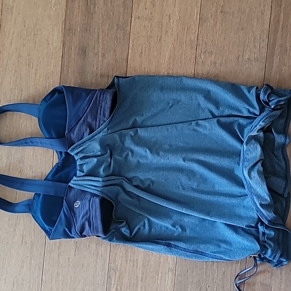 Lululemon size 4 - Picture 2 of 4